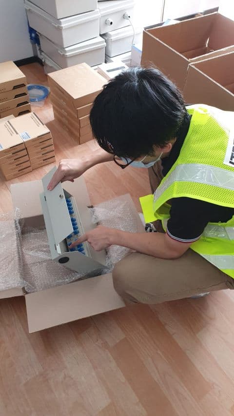 Bluzen at work on the Changi East project