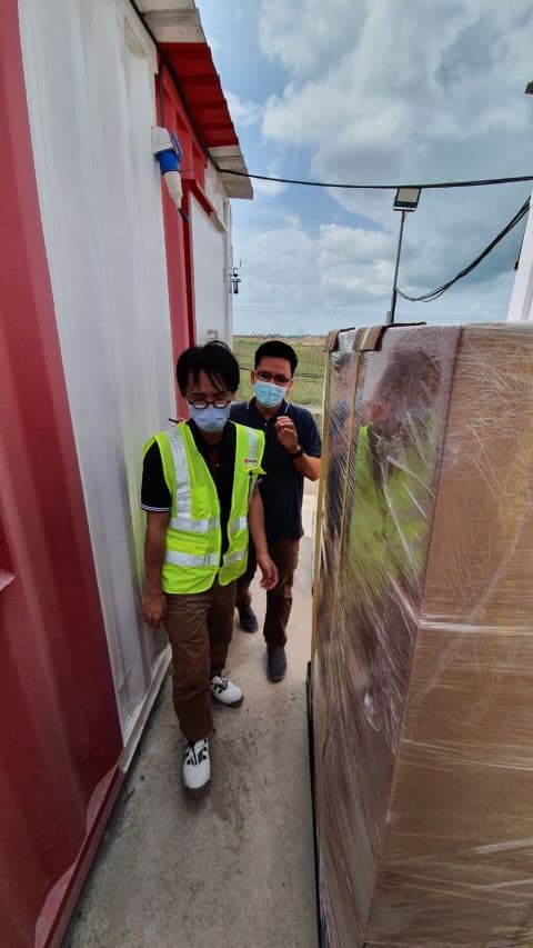 Bluzen at work on the Changi East project